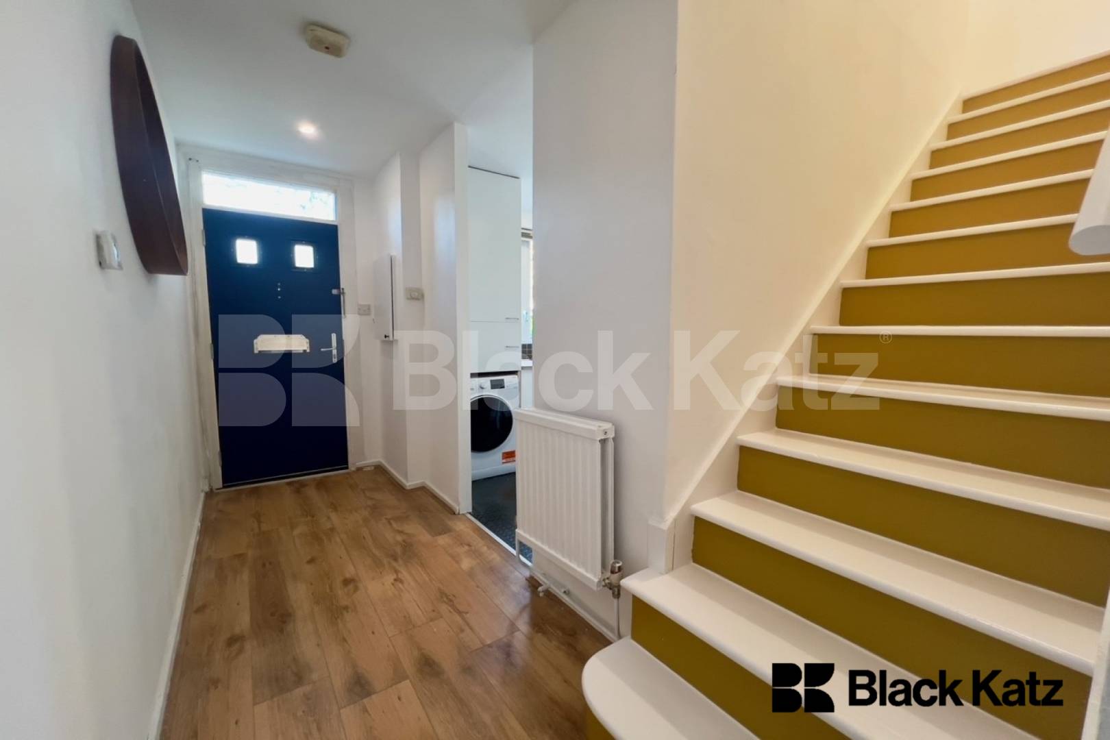 Charming private garden with wooden floors throughout  Cluny Estate , London bridge